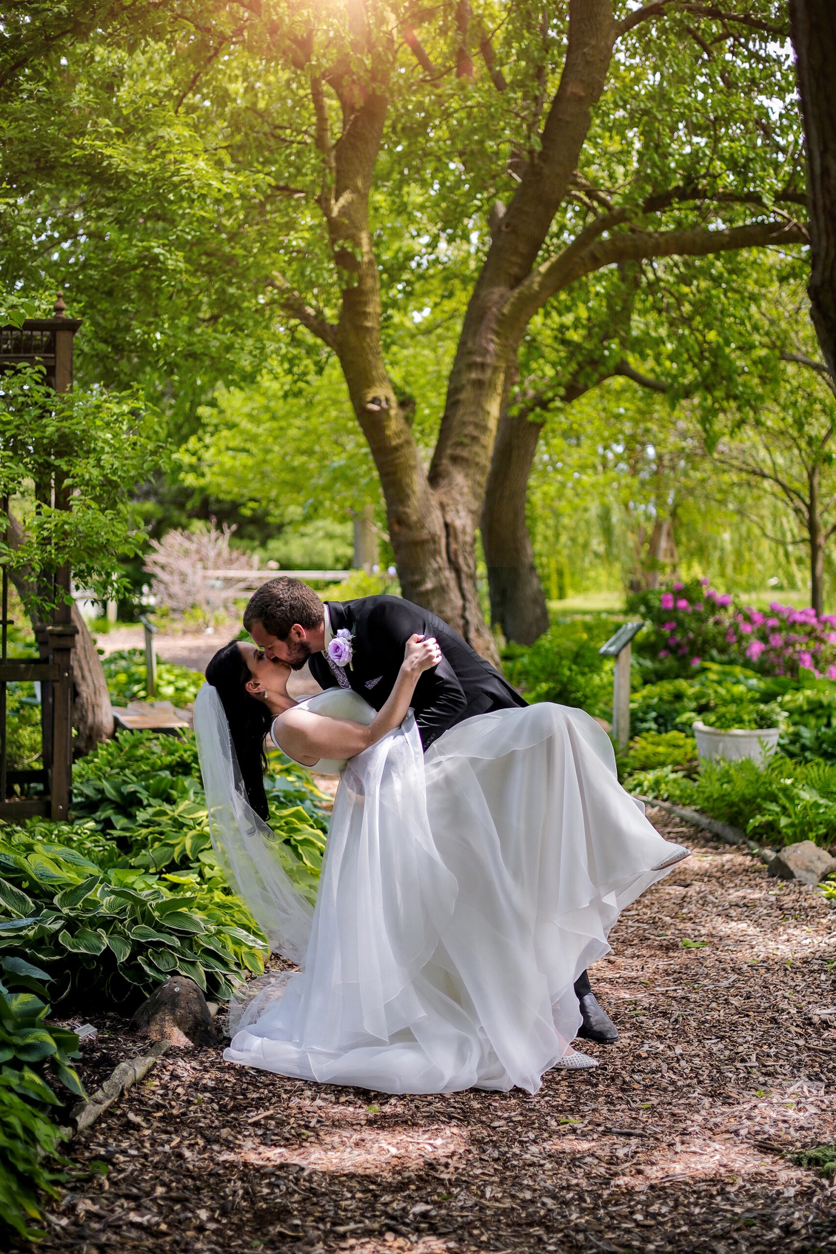 groom kissing bride